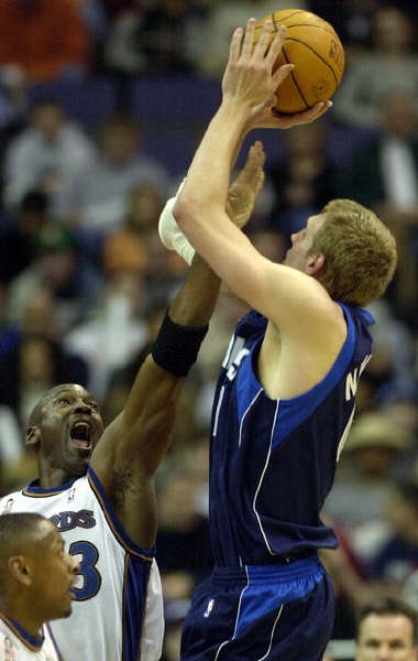Dirk Shoots Over MJ